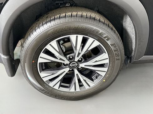 Used 2023 Nissan Rogue SV image 33