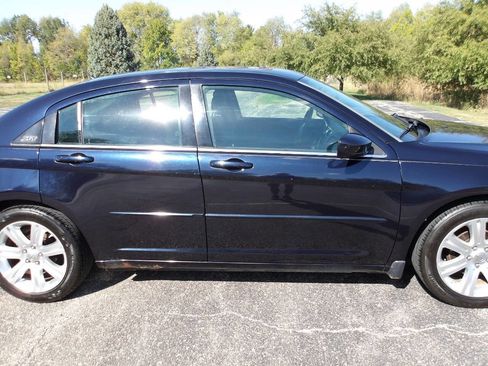 Used 2011 Chrysler 200 Touring image 29