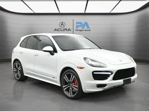Used 2014 Porsche Cayenne GTS image 7