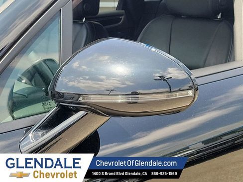 Used 2024 Porsche Macan Turbo AWD/4WD image 20