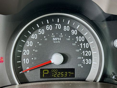 Used 2012 Kia Sedona EX FWD image 18
