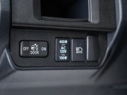 Used 2019 Toyota Tacoma TRD Off-Road image 40