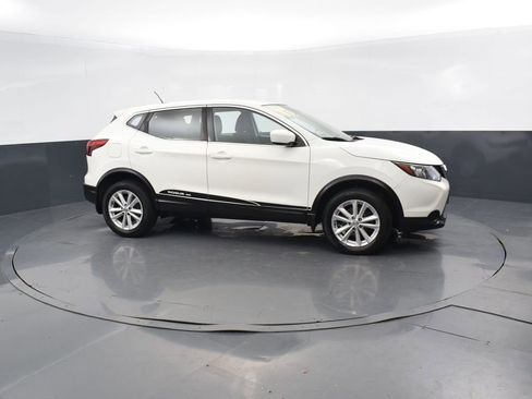 Used 2017 Nissan Rogue Sport S w/ S Appearance Package image 7