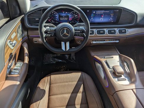 Used 2024 Mercedes-Benz GLS 450 4MATIC image 12