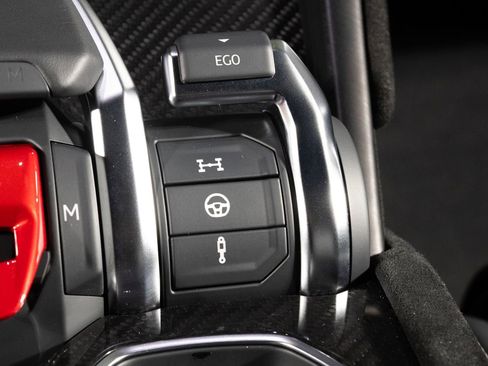 Used 2024 Lamborghini Urus Performante image 45