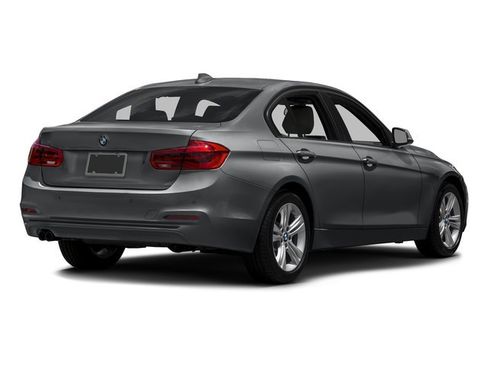 Used 2018 BMW 330i xDrive Sedan w/ Convenience Package AWD/4WD image 2