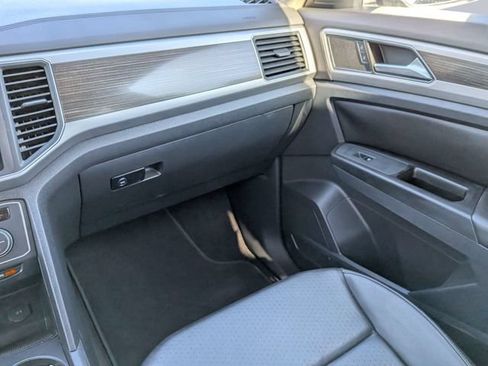 Used 2018 Volkswagen Atlas SE FWD image 16
