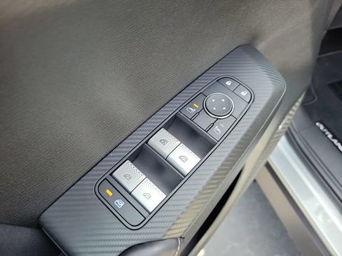 Used 2026 Mitsubishi Outlander ES FWD image 15