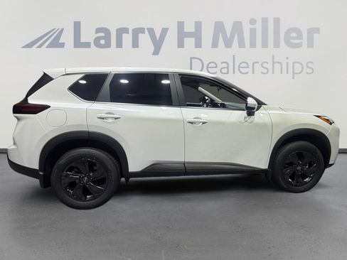 New 2026 Nissan Rogue SV FWD image 6