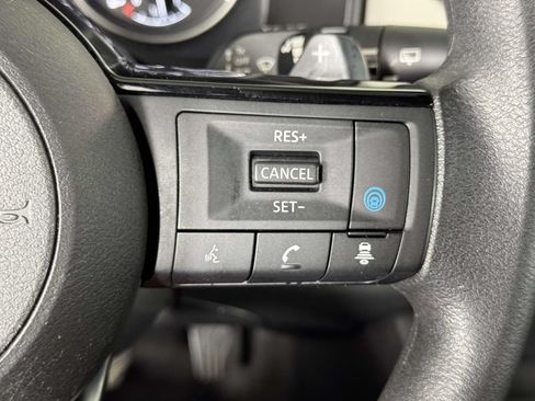 Used 2023 Nissan Rogue SV AWD/4WD image 23