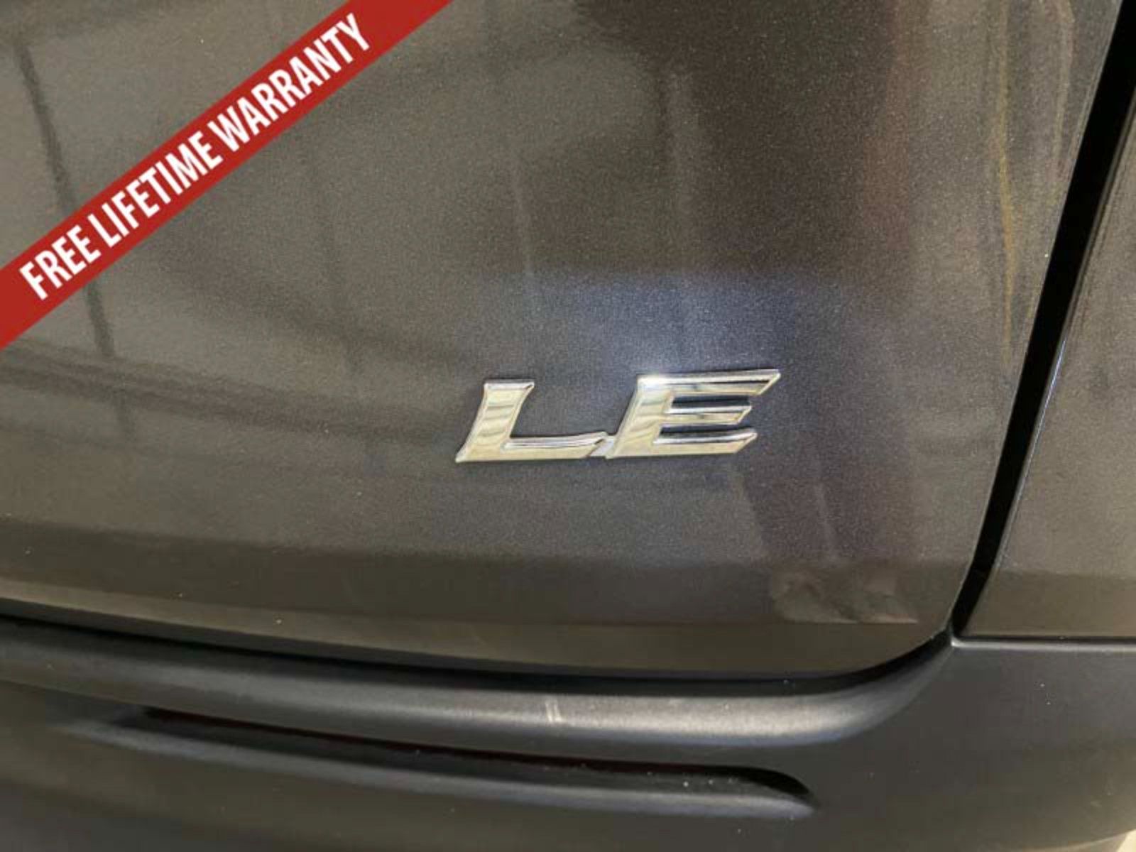 Used 2025 Toyota Sienna LE FWD image 25