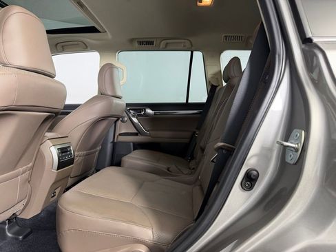 Used 2022 Lexus GX 460 Luxury w/ Sport Design Package image 25
