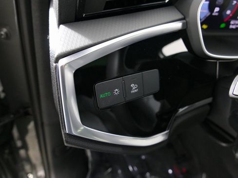 Certified 2025 Audi Q3 2.0T Premium Plus w/ Premium Plus Package image 15