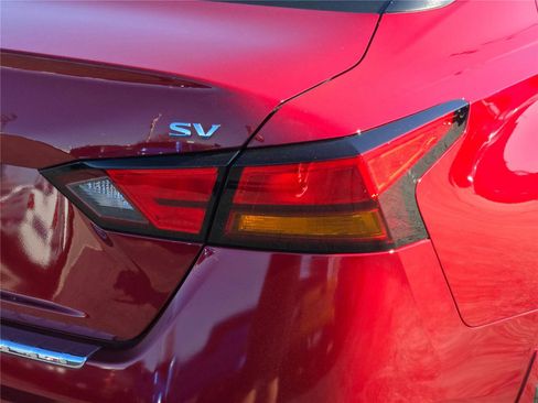 Used 2022 Nissan Altima 2.5 SV w/ SV Premium Package image 13