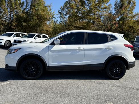 Used 2019 Nissan Rogue Sport S image 25