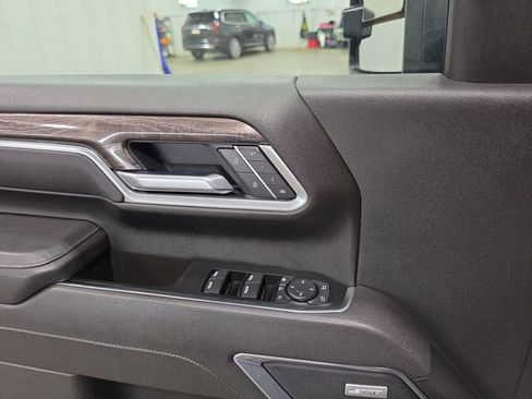 Used 2025 Chevrolet Silverado 3500 LTZ AWD/4WD image 20