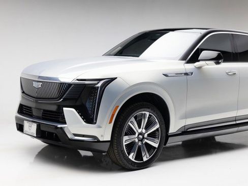 Used 2025 Cadillac Escalade IQ Luxury 2 image 37