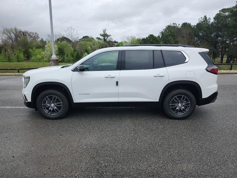 New 2026 GMC Acadia Elevation FWD image 2
