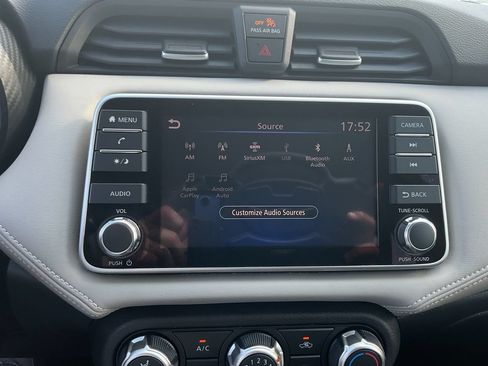 Used 2020 Nissan Versa SV FWD image 18