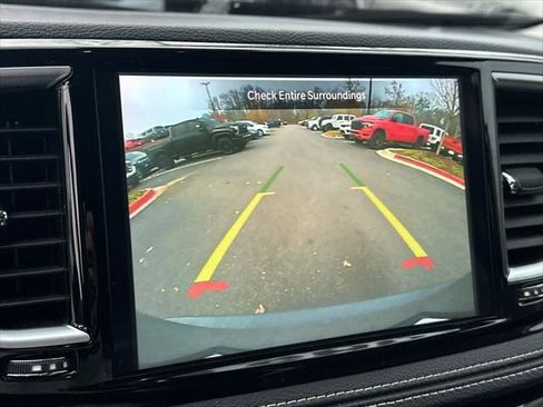 Certified 2024 Chrysler Pacifica Limited FWD image 30