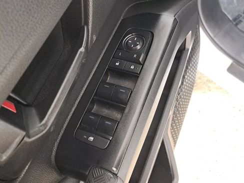 Used 2025 Toyota Tacoma SR image 22