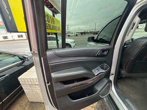 Used 2015 Chevrolet Suburban LT image 15