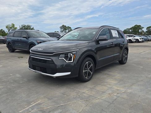 New 2026 Kia Niro EX FWD image 3
