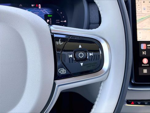 New 2026 Volvo XC90 T8 Ultra w/ Protection Package Premier AWD/4WD image 18