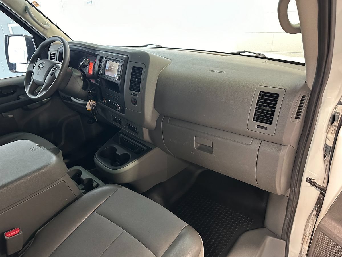 Used 2017 Nissan NV 2500 SV w/ Technology Package RWD image 17
