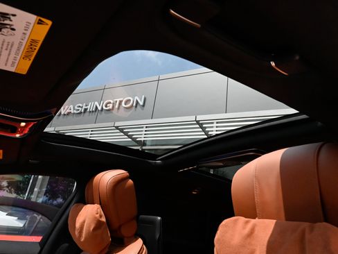 Used 2023 Mercedes-Benz Maybach S 680 4MATIC w/ Manufaktur Leather Package image 34