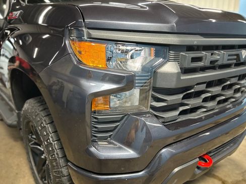 Used 2022 Chevrolet Silverado 1500 Custom Trail Boss AWD/4WD image 2