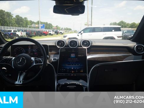 Used 2024 Mercedes-Benz GLC 300 4MATIC image 21
