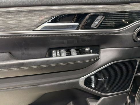 Used 2022 Jeep Wagoneer Series III w/ Premium Group I image 24