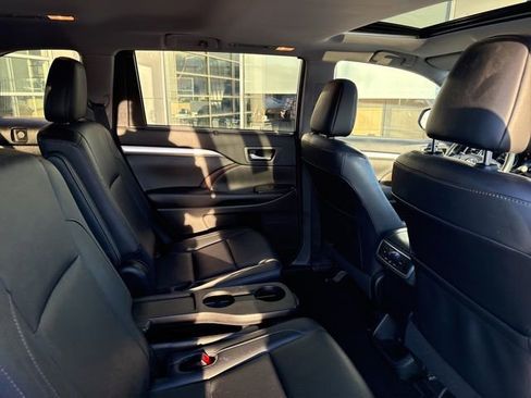 Used 2018 Toyota Highlander XLE image 39