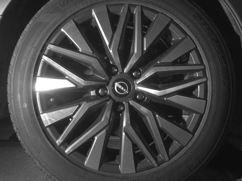 Used 2025 Nissan Altima 2.5 SV image 15