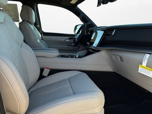 New 2026 Jeep Grand Wagoneer Limited AWD/4WD image 24