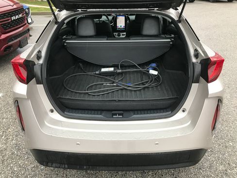 Used 2018 Toyota Prius Prime Advanced image 23