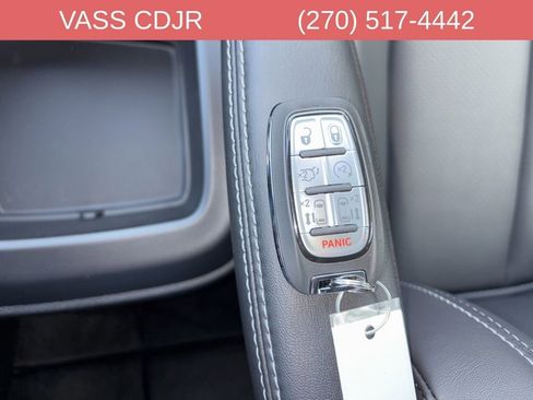 New 2026 Chrysler Pacifica Select image 26