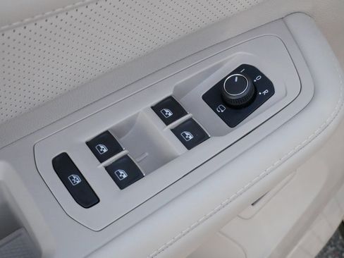 Certified 2025 Volkswagen Atlas SEL Premium R-Line AWD/4WD image 19