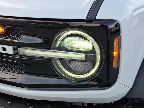 Certified 2023 Ford Bronco Outer Banks w/ Sasquatch Package image 12