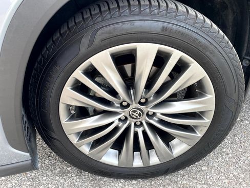 Used 2021 Toyota Highlander Platinum AWD/4WD image 6