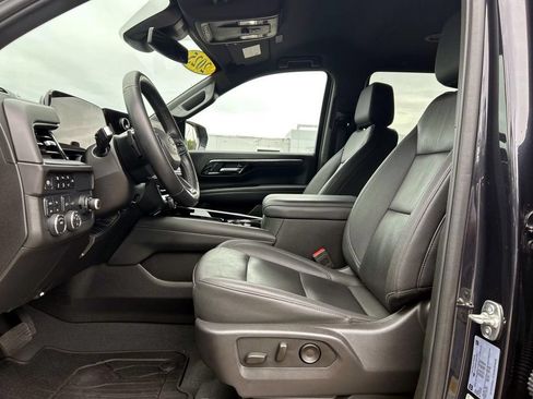 Used 2025 Chevrolet Tahoe Z71 AWD/4WD image 16
