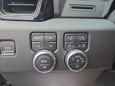 Used 2023 GMC Sierra 1500 AT4 w/ AT4 Premium Package image 25