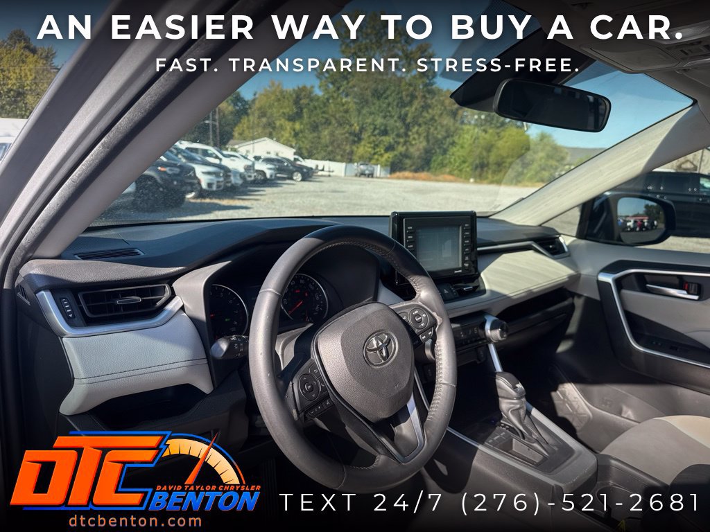 Used 2021 Toyota RAV4 XLE Premium FWD image 8
