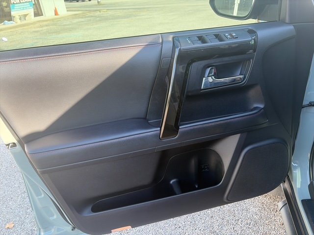 Used 2023 Toyota 4Runner TRD Off-Road Premium w/ Off Road Premium Plus Package AWD/4WD image 8