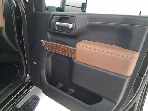 Used 2021 Chevrolet Silverado 2500 High Country w/ Safety Package II image 15