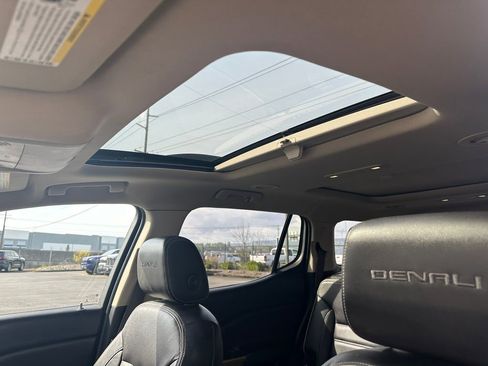 Used 2017 GMC Acadia Denali w/ Technology Package image 23