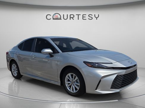 Used 2026 Toyota Camry LE FWD image 3