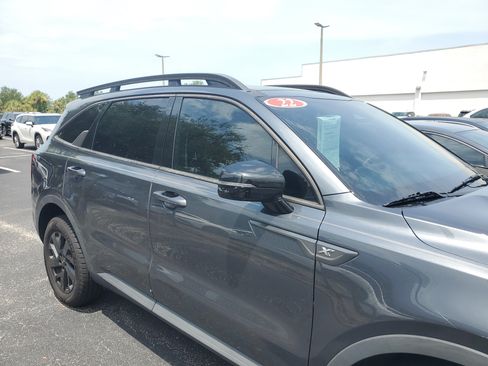 Used 2022 Kia Sorento S w/ Panoramic Sunroof Package AWD/4WD image 3