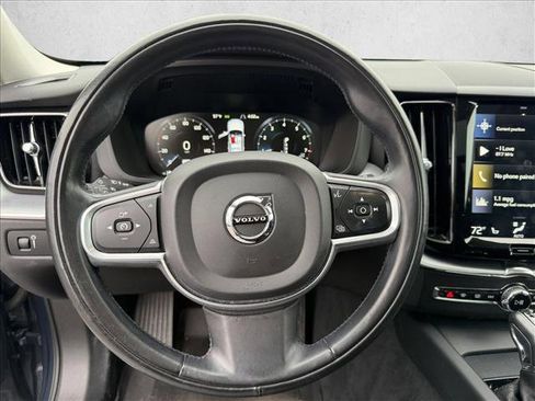 Used 2018 Volvo XC60 T5 Momentum w/ Convenience Package image 14